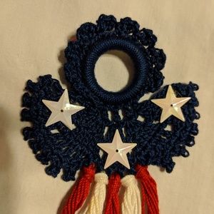 Patriotic hand crocheted brooch